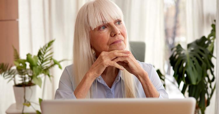 Should I Wait for Mortgage Rates To Come Down Before I Move?